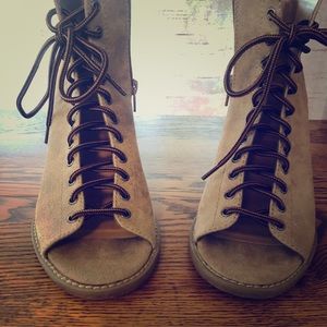 ✖️✖️Lace-up ankle booties✖️✖️